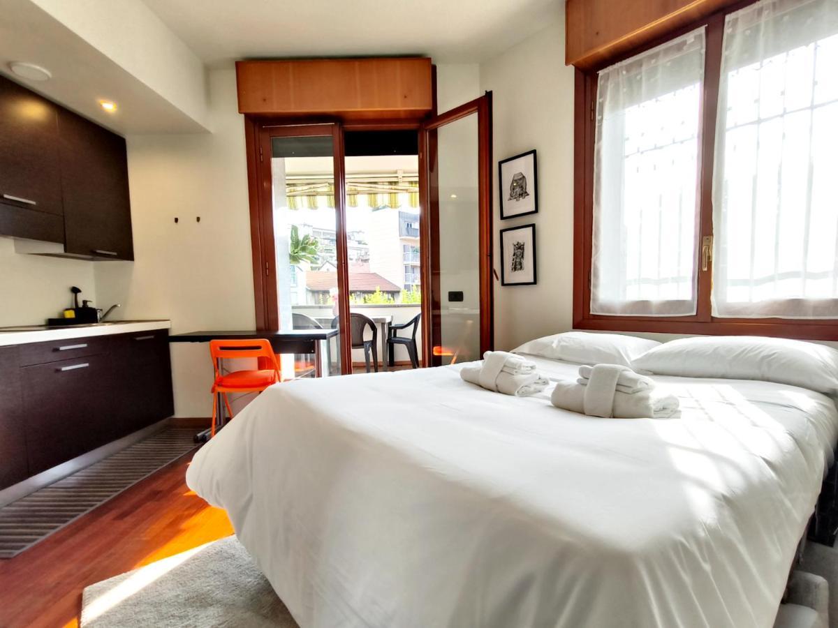 Exclusive And Unobtainable Big Terrace In Milano Downtown With Ac, Wifi, Subway M1 And M2 In Shopping Area Apartment Luaran gambar